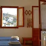 Yvonni Appartement Skala