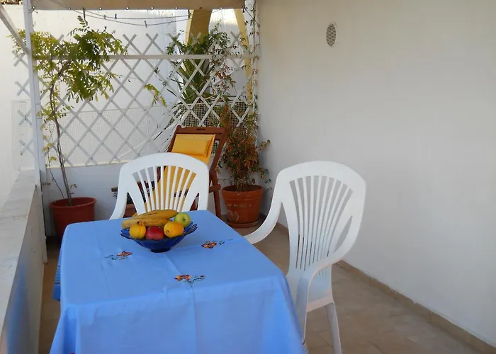 Lejlighed Yvonni Skala