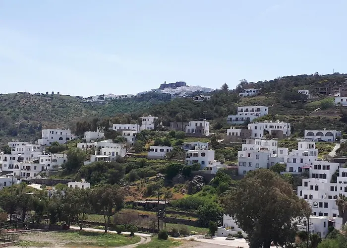 Yvonni Скала