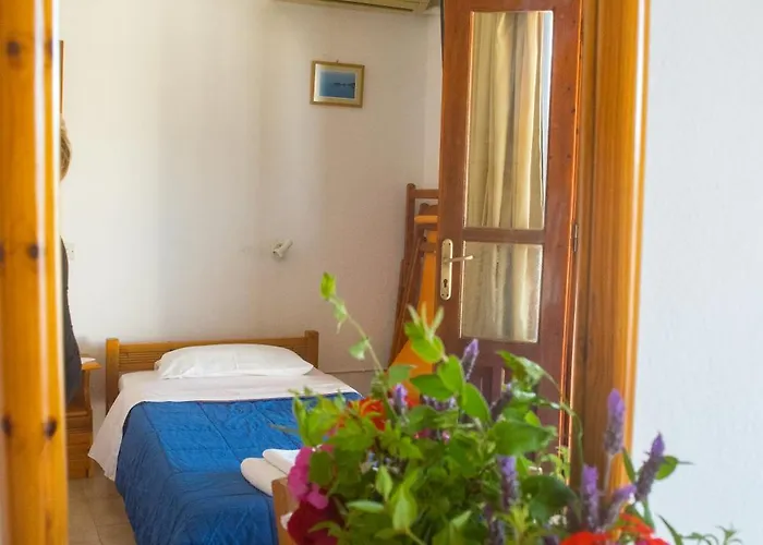 Yvonni Апартаменты *